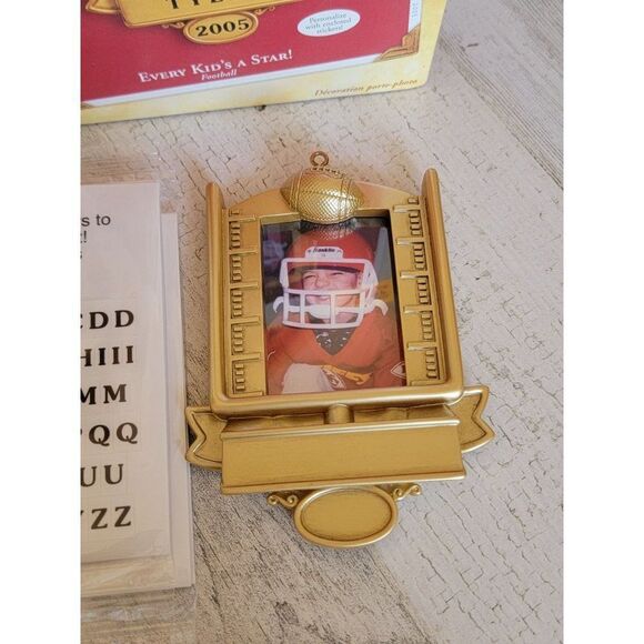 Hallmark football 2005 every kid's a star! ornament photo holder Xmas - Picture 2 of 7